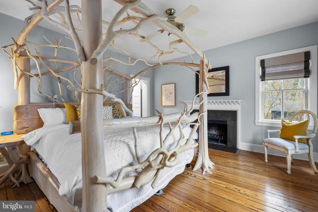5 Bedroom Single Family Home/House's Image 27