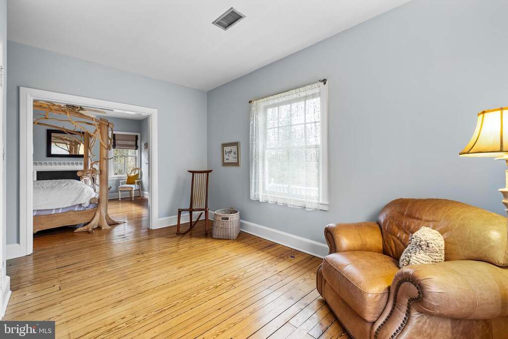 5 Bedroom Single Family Home/House's Image 29