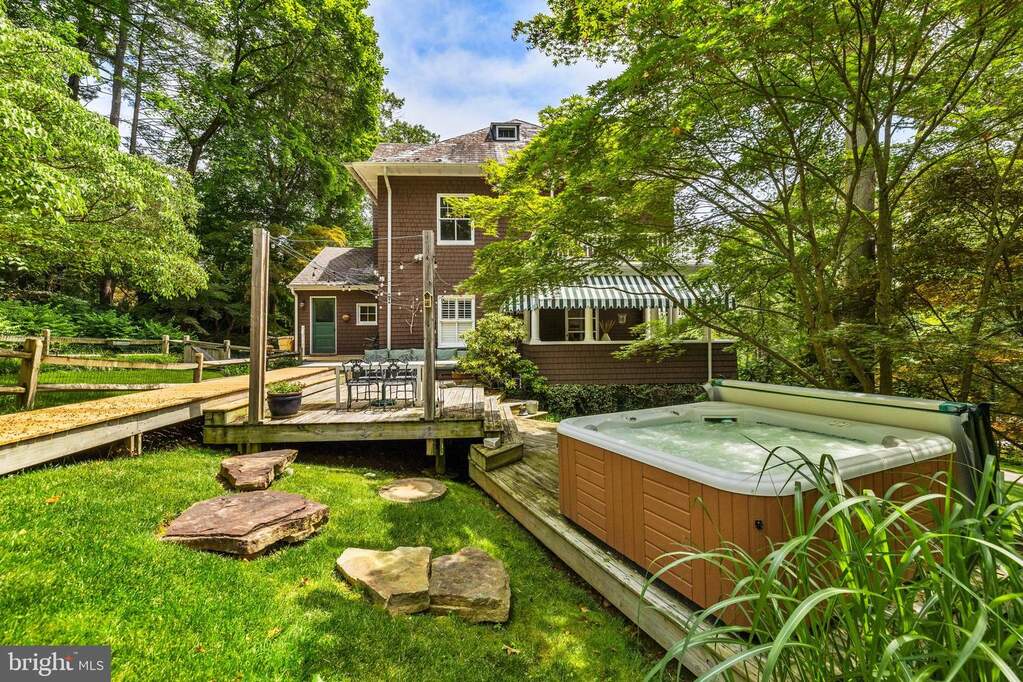 5 Bedroom Single Family Home/House's Image 47