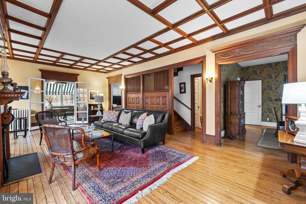 5 Bedroom Single Family Home/House's Image 6