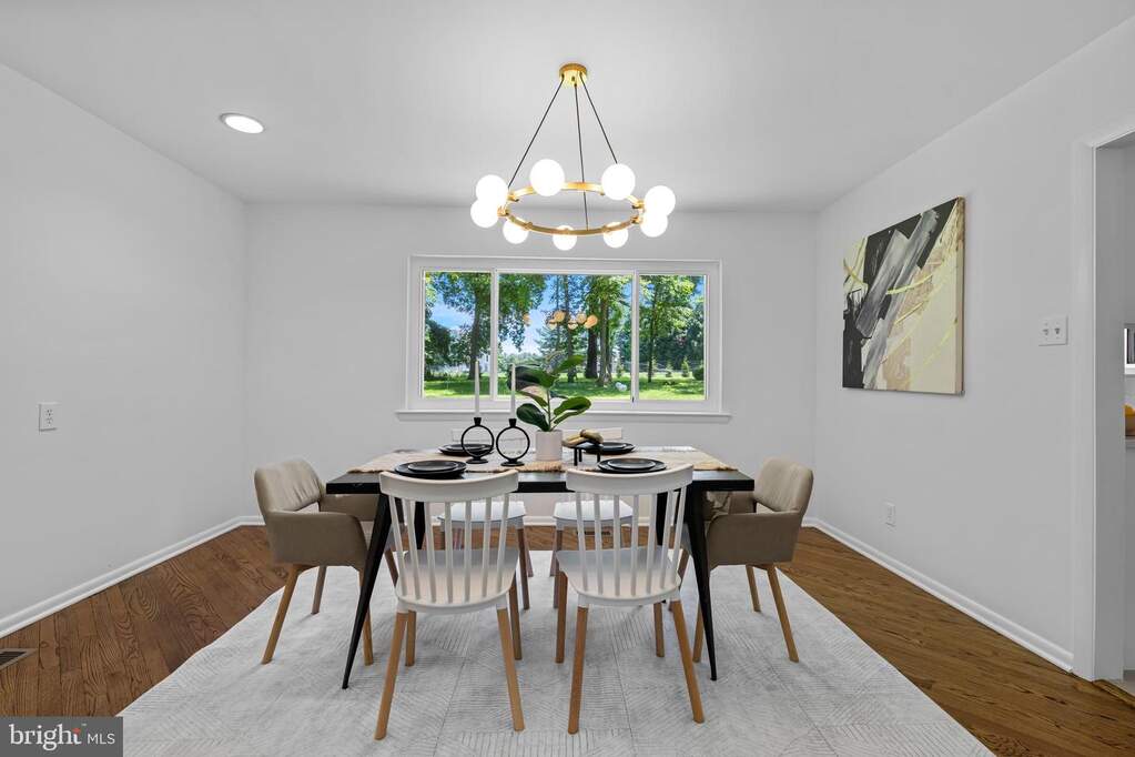 4 Bedroom Single Family Home/House's Image 10