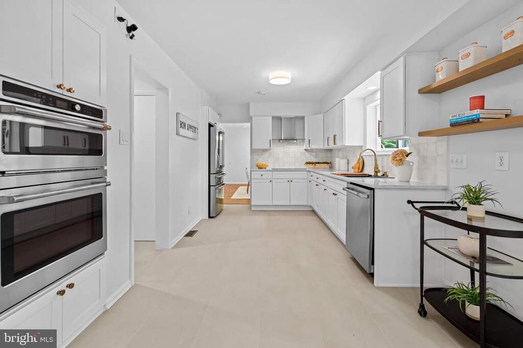 4 Bedroom Single Family Home/House's Image 14