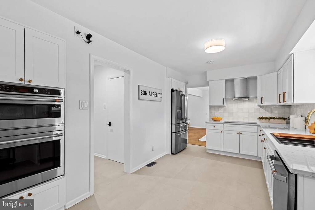 4 Bedroom Single Family Home/House's Image 17
