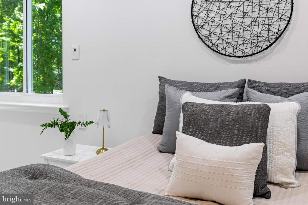 4 Bedroom Single Family Home/House's Image 32