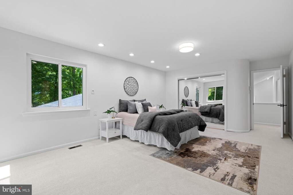 4 Bedroom Single Family Home/House's Image 33