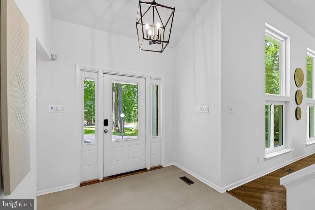 4 Bedroom Single Family Home/House's Image 4