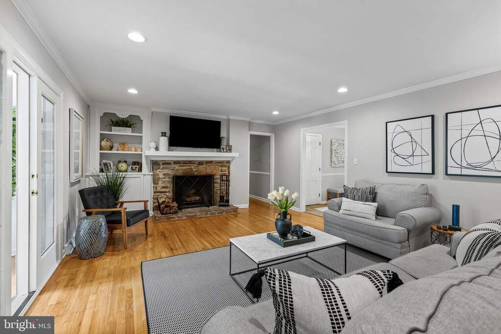 4 Bedroom Single Family Home/House's Image 10
