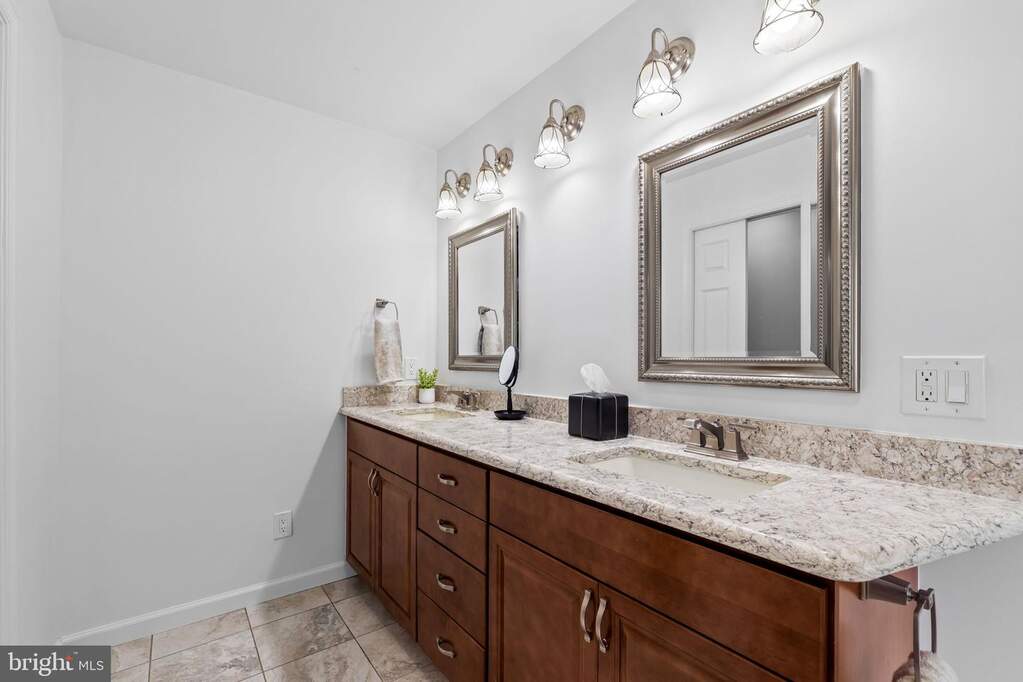 4 Bedroom Single Family Home/House's Image 33