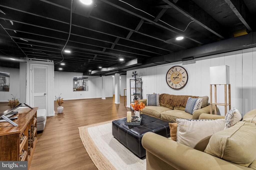 4 Bedroom Single Family Home/House's Image 46