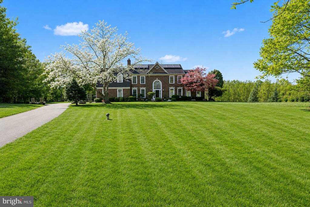 1215 Heritage Hills Drive