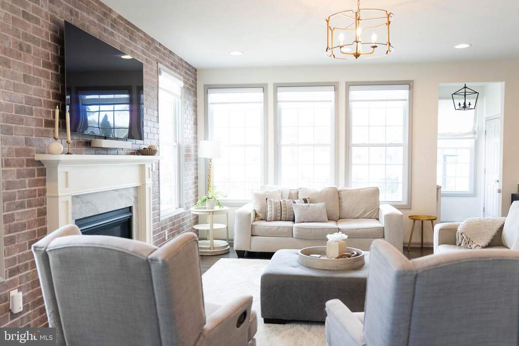 4 Bedroom Single Family Home/House's Image 8