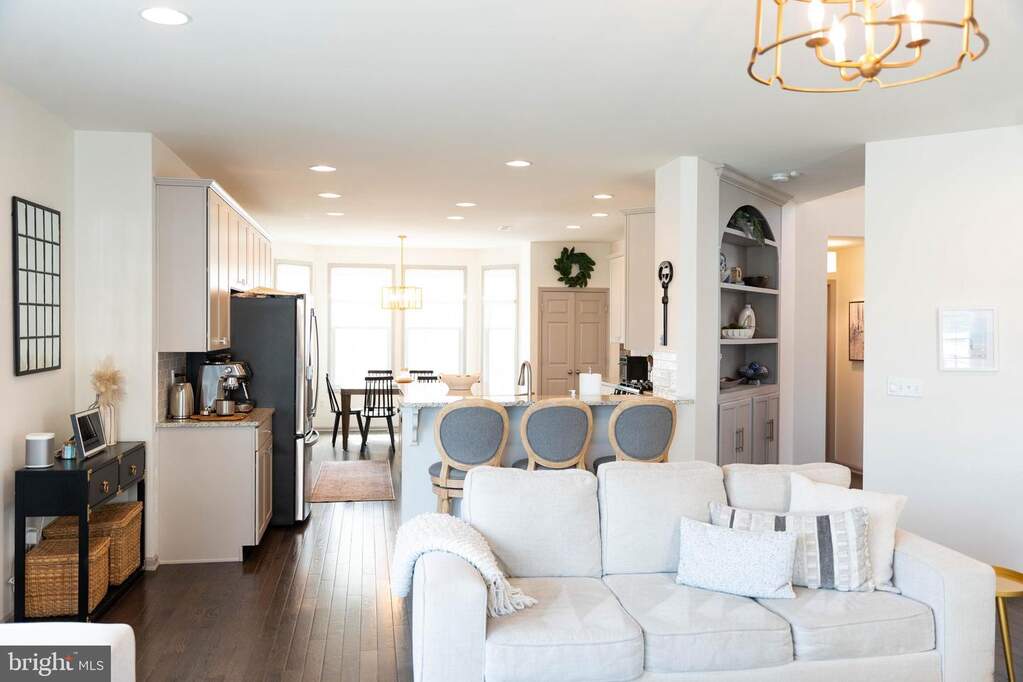 4 Bedroom Single Family Home/House's Image 10