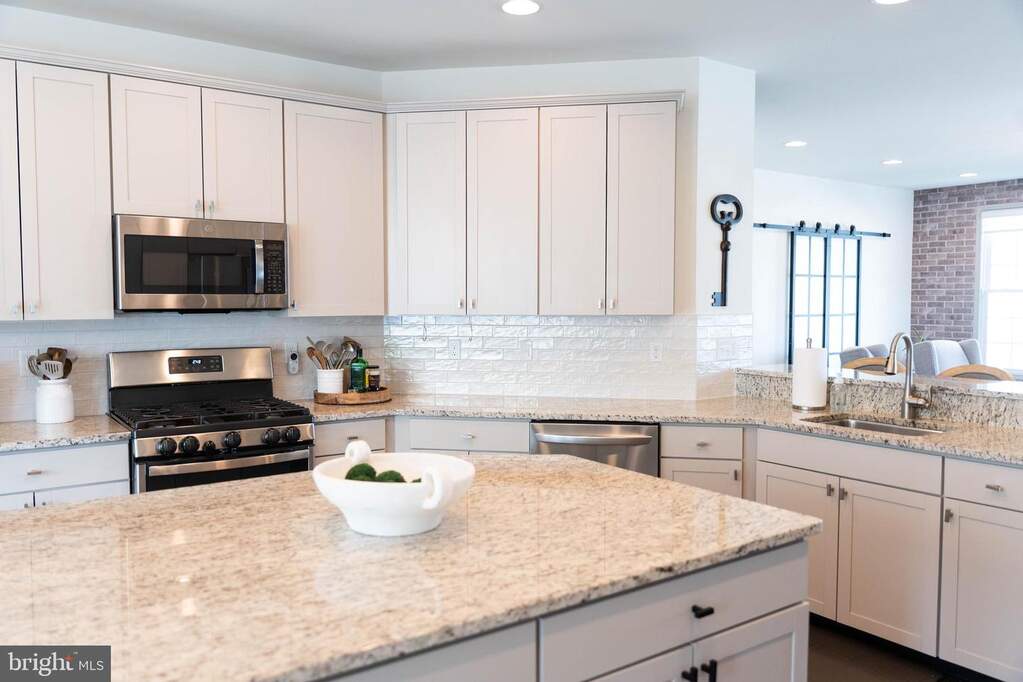 4 Bedroom Single Family Home/House's Image 11