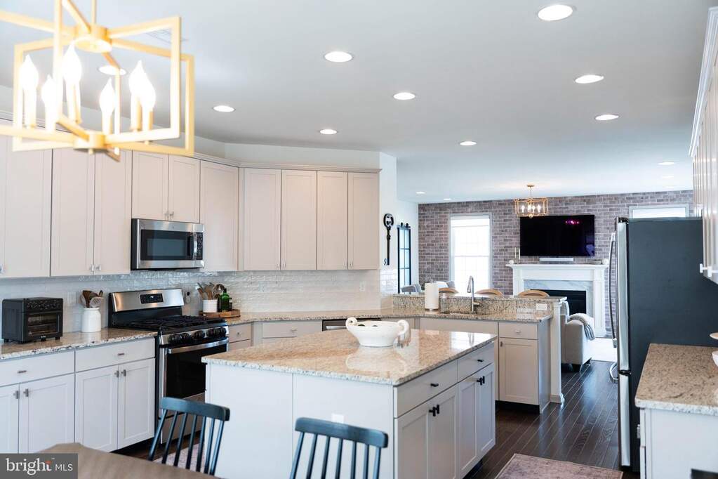 4 Bedroom Single Family Home/House's Image 12