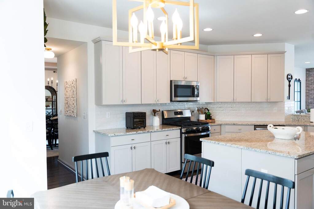 4 Bedroom Single Family Home/House's Image 14