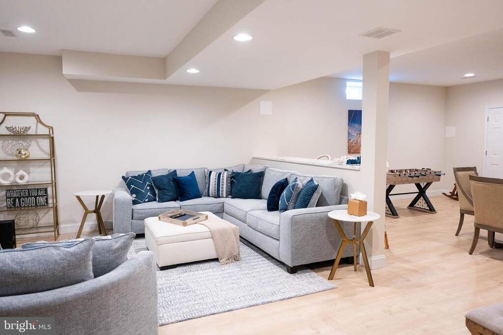 4 Bedroom Single Family Home/House's Image 38