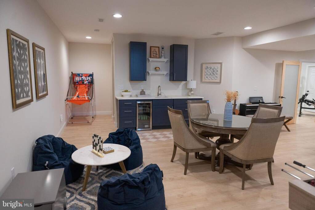 4 Bedroom Single Family Home/House's Image 39