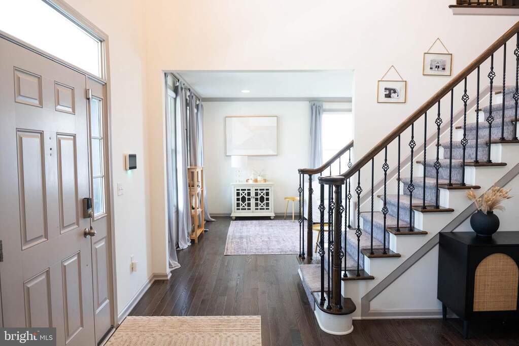 4 Bedroom Single Family Home/House's Image 4
