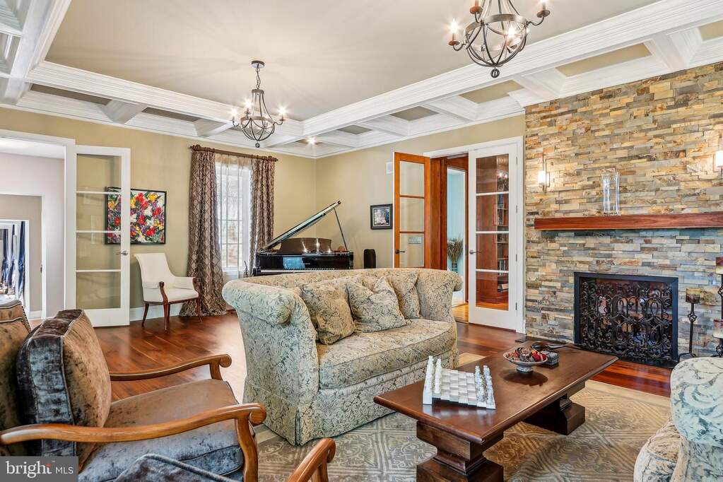 5 Bedroom Single Family Home/House's Image 13