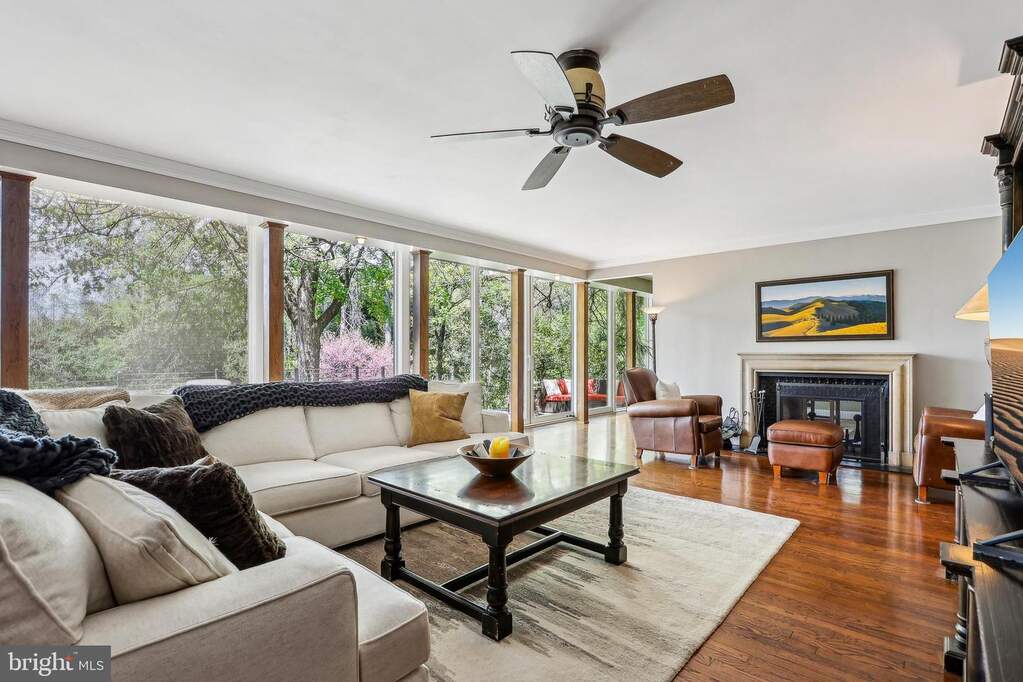 5 Bedroom Single Family Home/House's Image 23