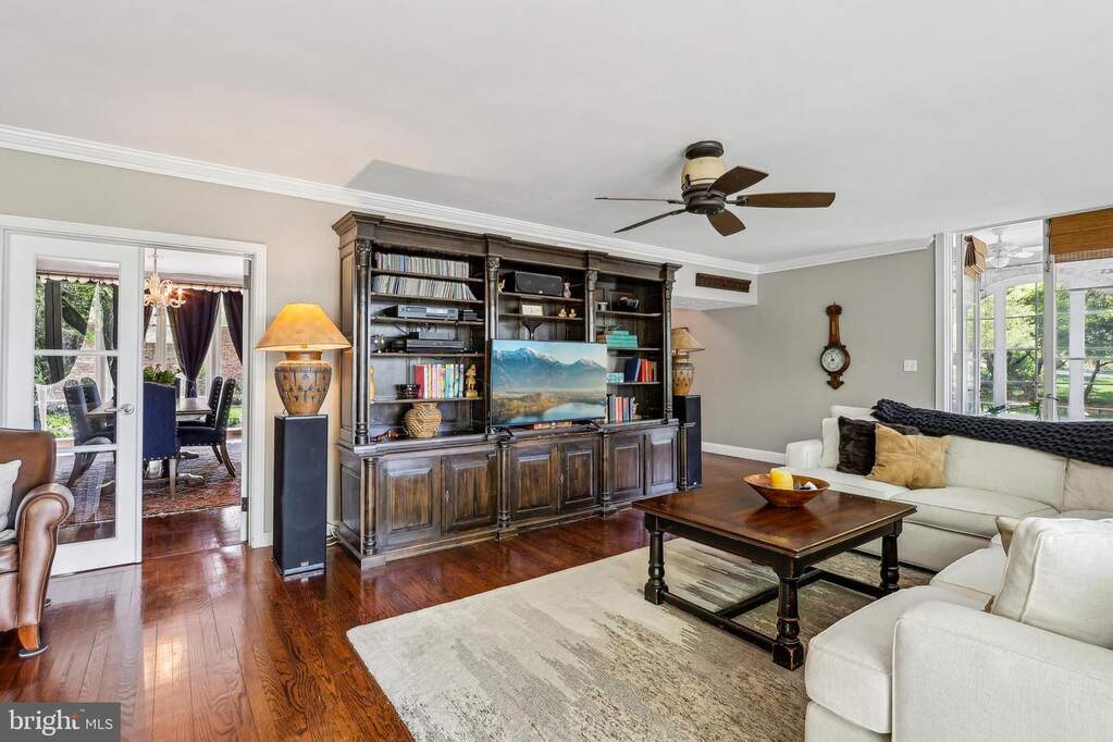 5 Bedroom Single Family Home/House's Image 24