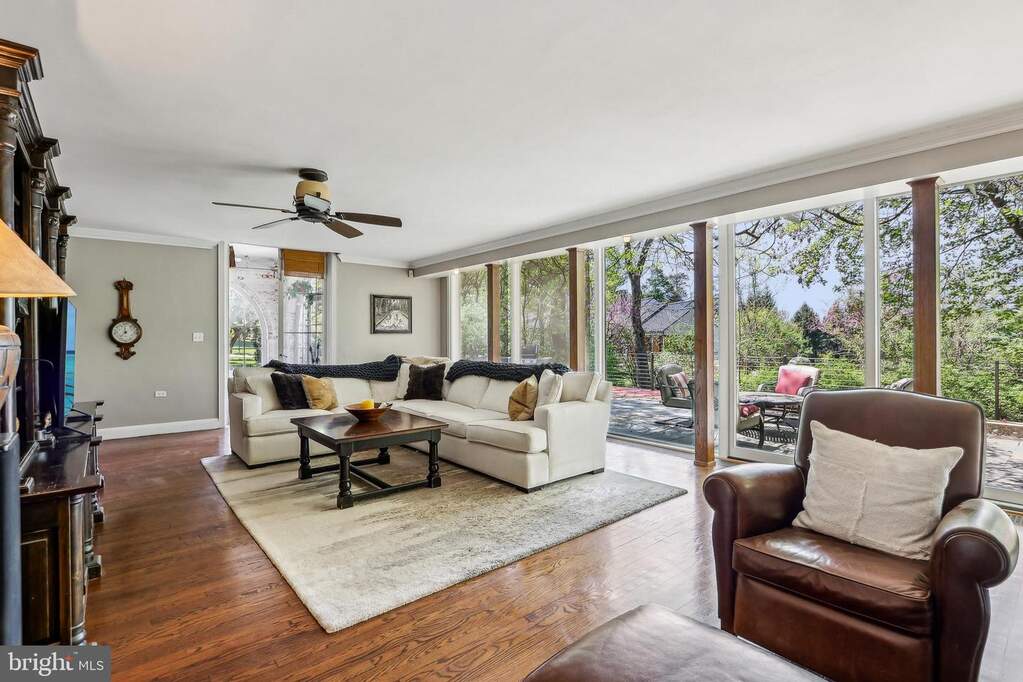 5 Bedroom Single Family Home/House's Image 25