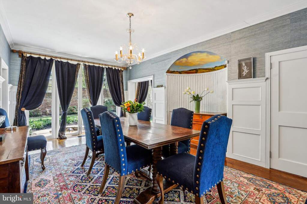 5 Bedroom Single Family Home/House's Image 28
