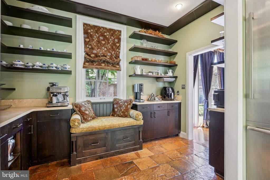5 Bedroom Single Family Home/House's Image 36