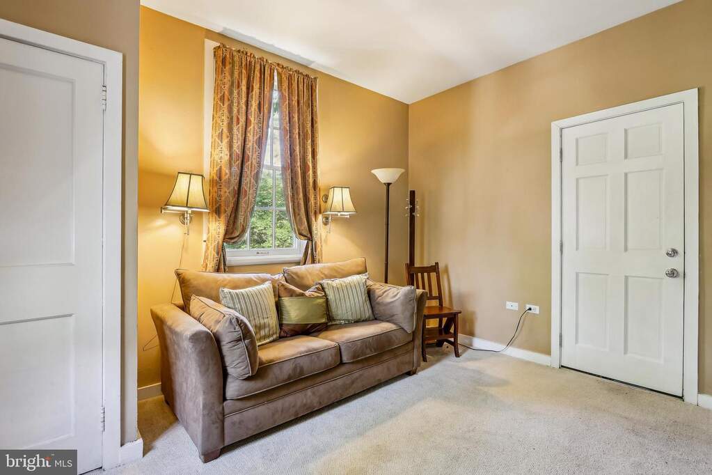 5 Bedroom Single Family Home/House's Image 37