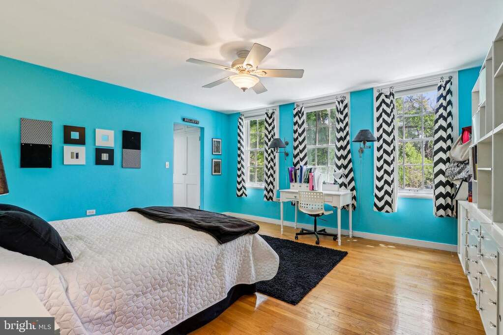 5 Bedroom Single Family Home/House's Image 41