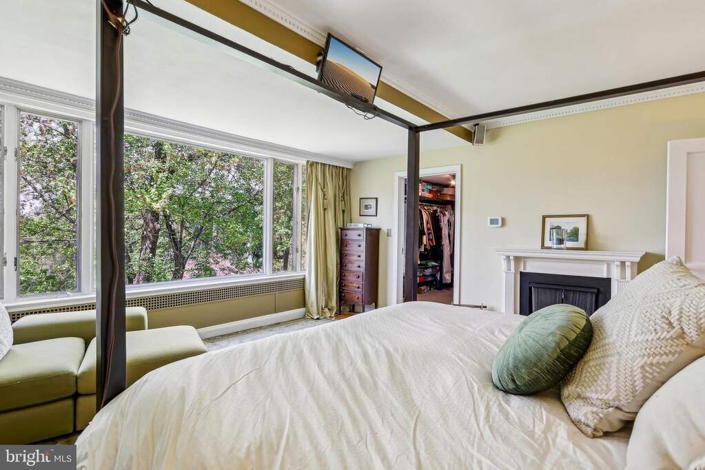 5 Bedroom Single Family Home/House's Image 46