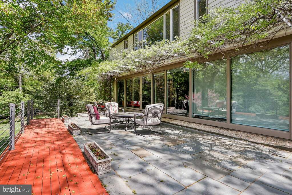 5 Bedroom Single Family Home/House's Image 55