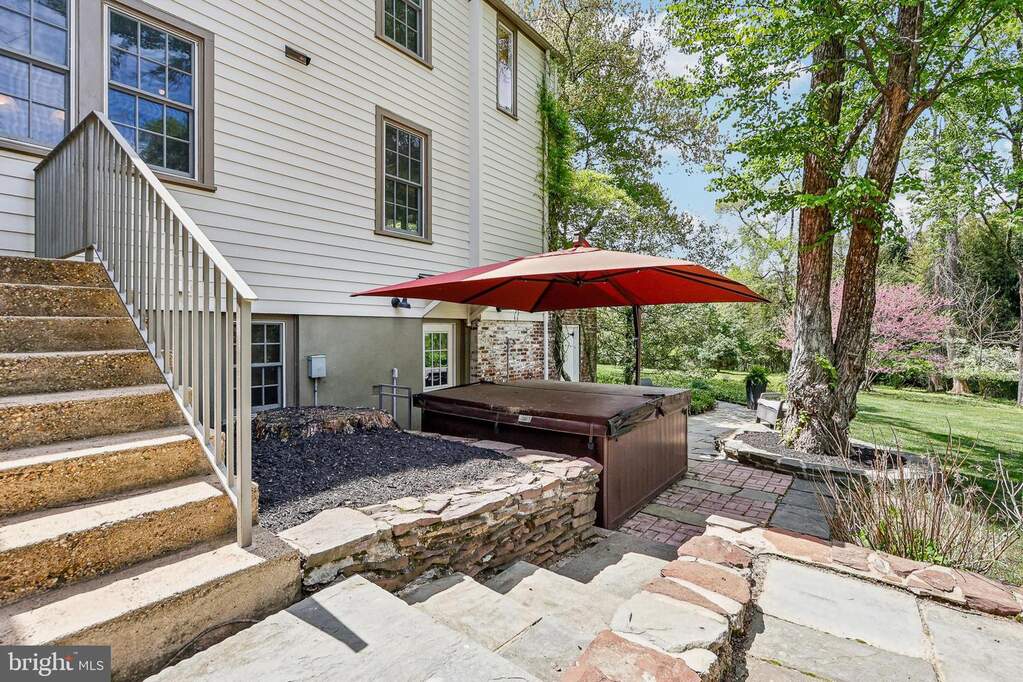 5 Bedroom Single Family Home/House's Image 61