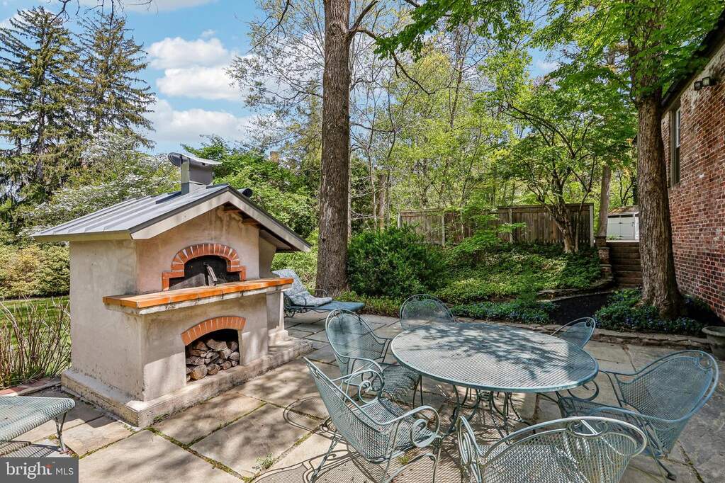 5 Bedroom Single Family Home/House's Image 63