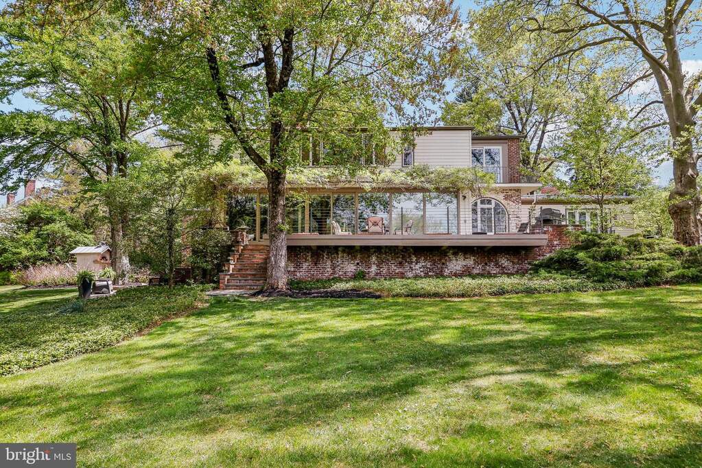 5 Bedroom Single Family Home/House's Image 66