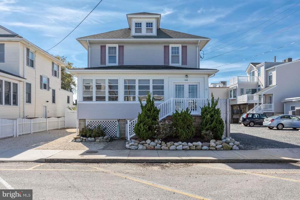 4 Bedroom Single Family Home/House's Image 25