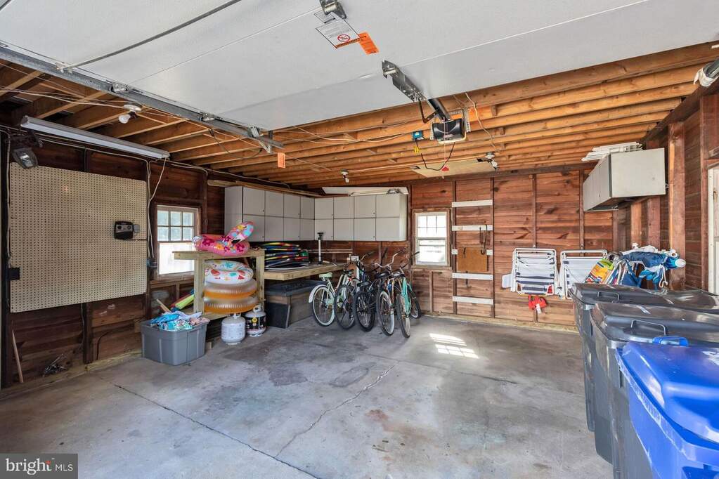 4 Bedroom Single Family Home/House's Image 34