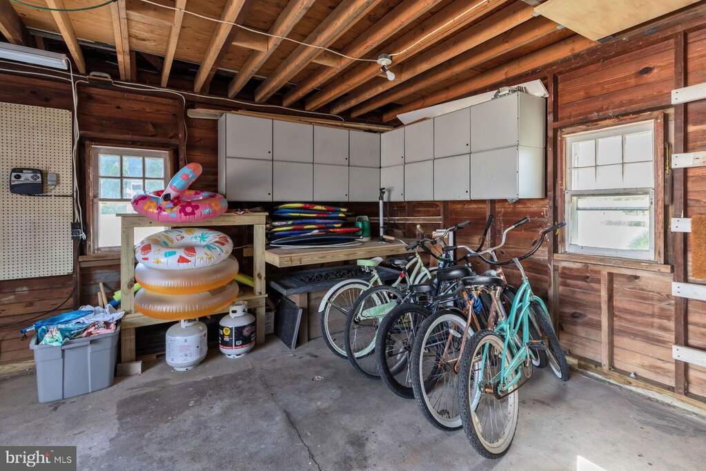 4 Bedroom Single Family Home/House's Image 35