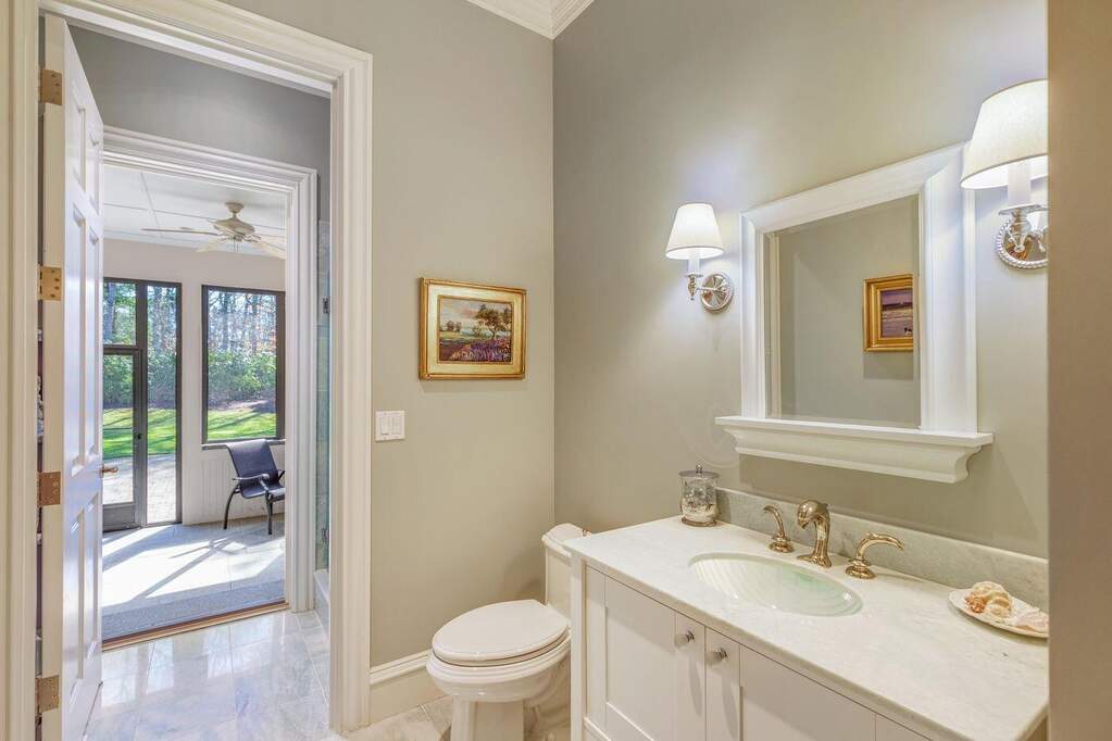 4 Bedroom Single Family Home/House's Image 7