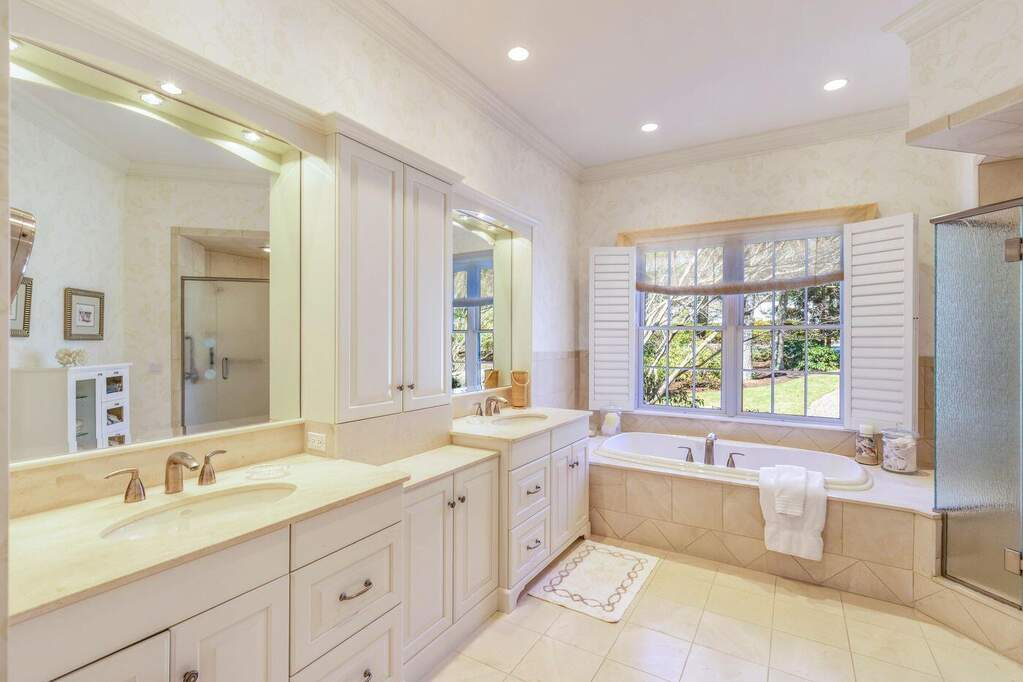 4 Bedroom Single Family Home/House's Image 11