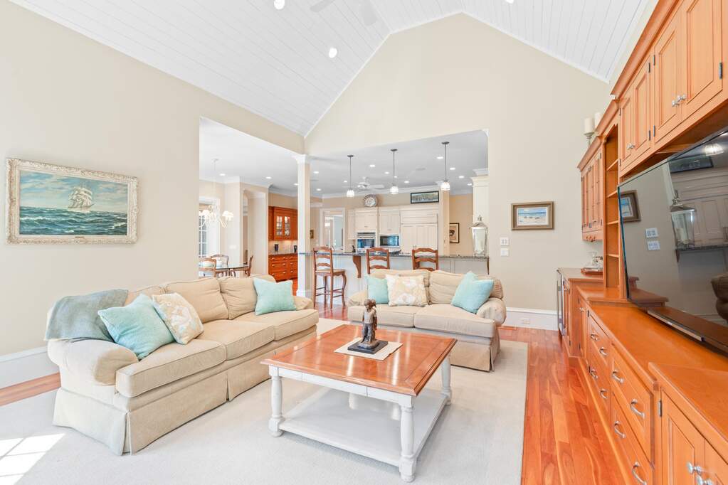 4 Bedroom Single Family Home/House's Image 3