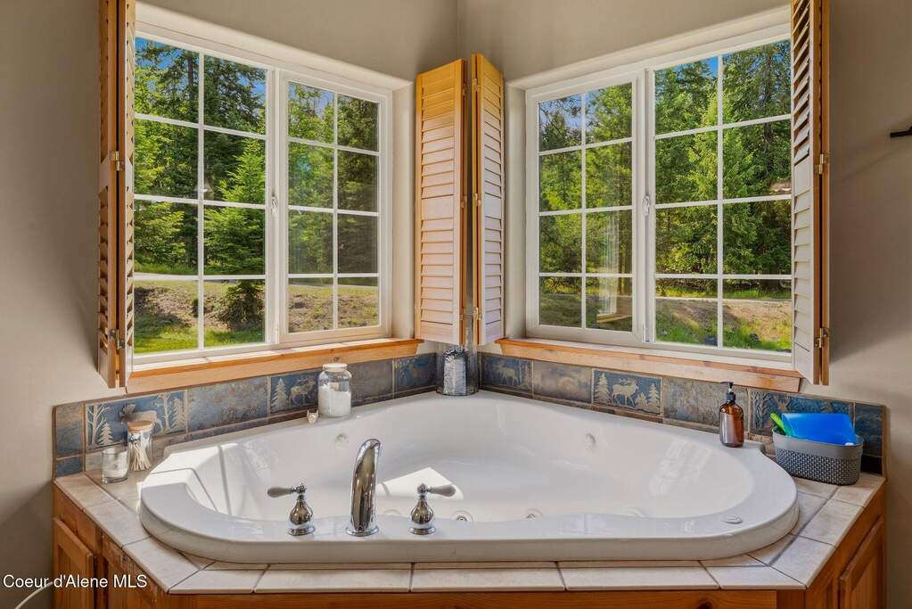 235 Kiebert Loop