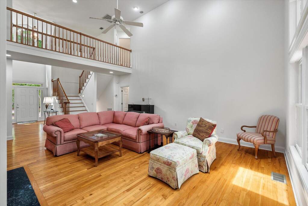 4 Bedroom Single Family Home/House's Image 11