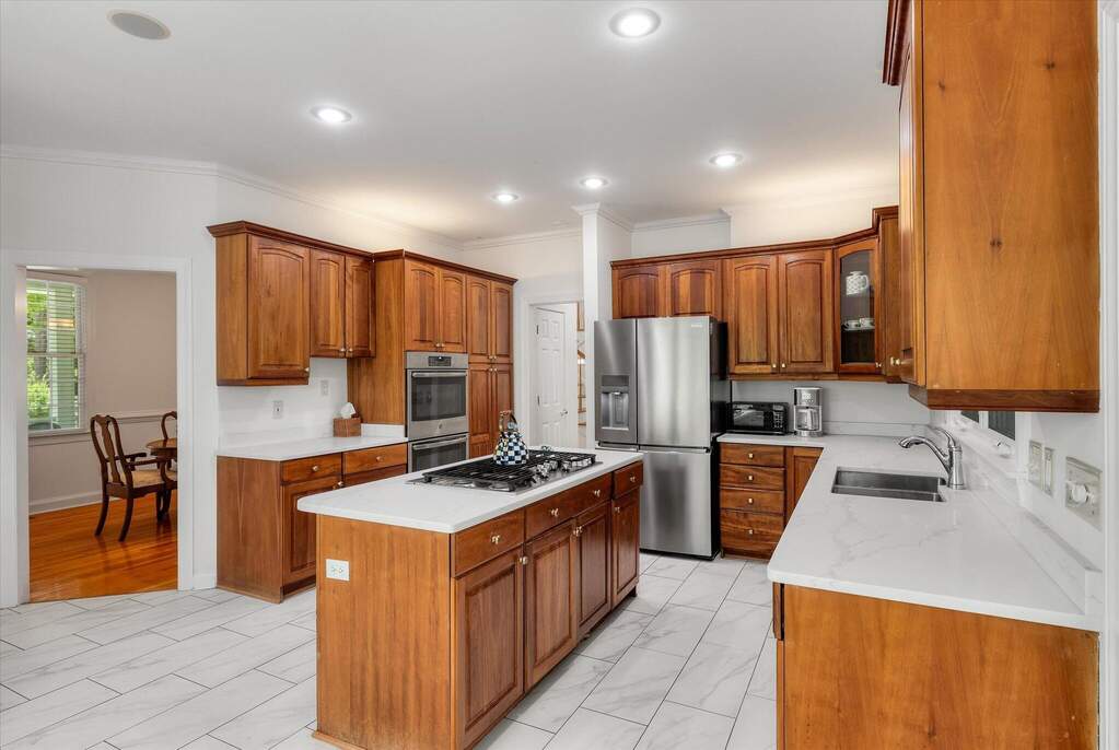 4 Bedroom Single Family Home/House's Image 12