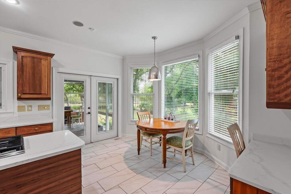 4 Bedroom Single Family Home/House's Image 16