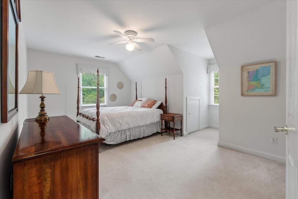 4 Bedroom Single Family Home/House's Image 28