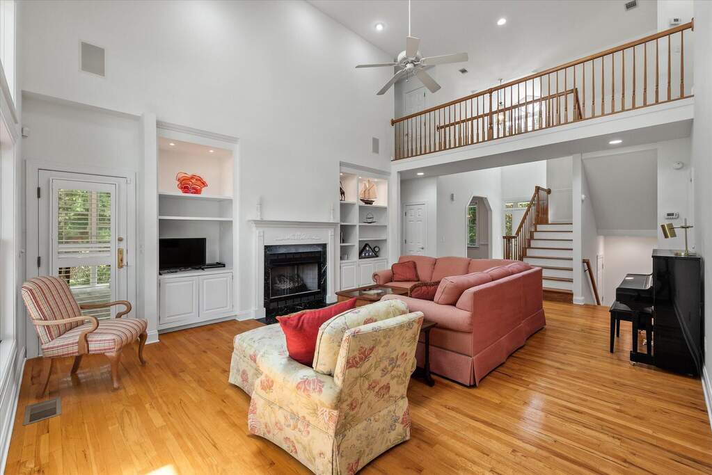 4 Bedroom Single Family Home/House's Image 4
