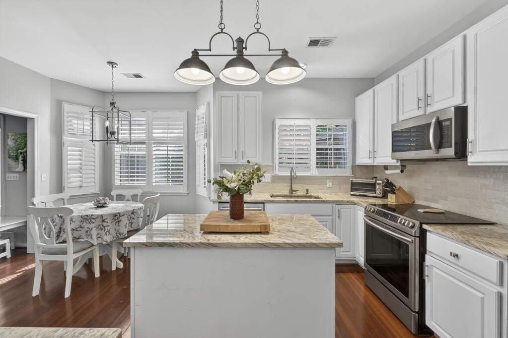 4 Bedroom Single Family Home/House's Image 7