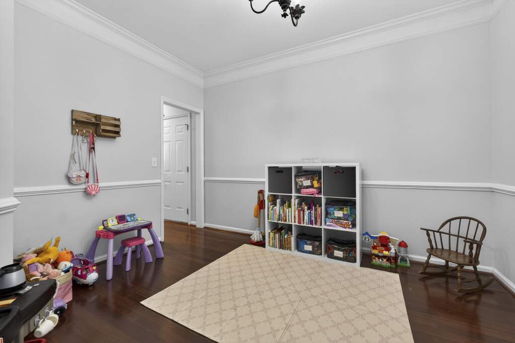 4 Bedroom Single Family Home/House's Image 4