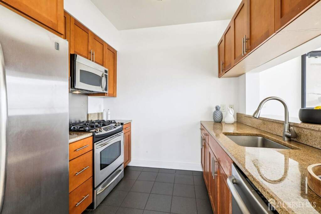 2 Bedroom Apartment/Flat's Image 8